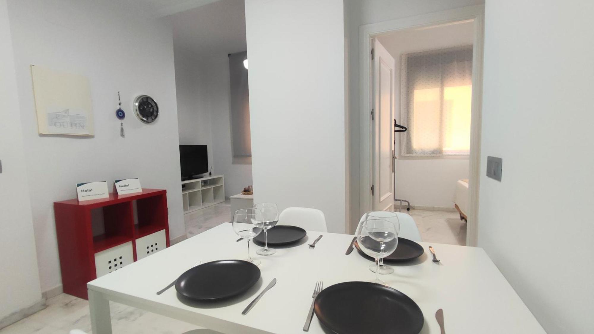 Casa Real, Oasis Sin Ruido En Triana